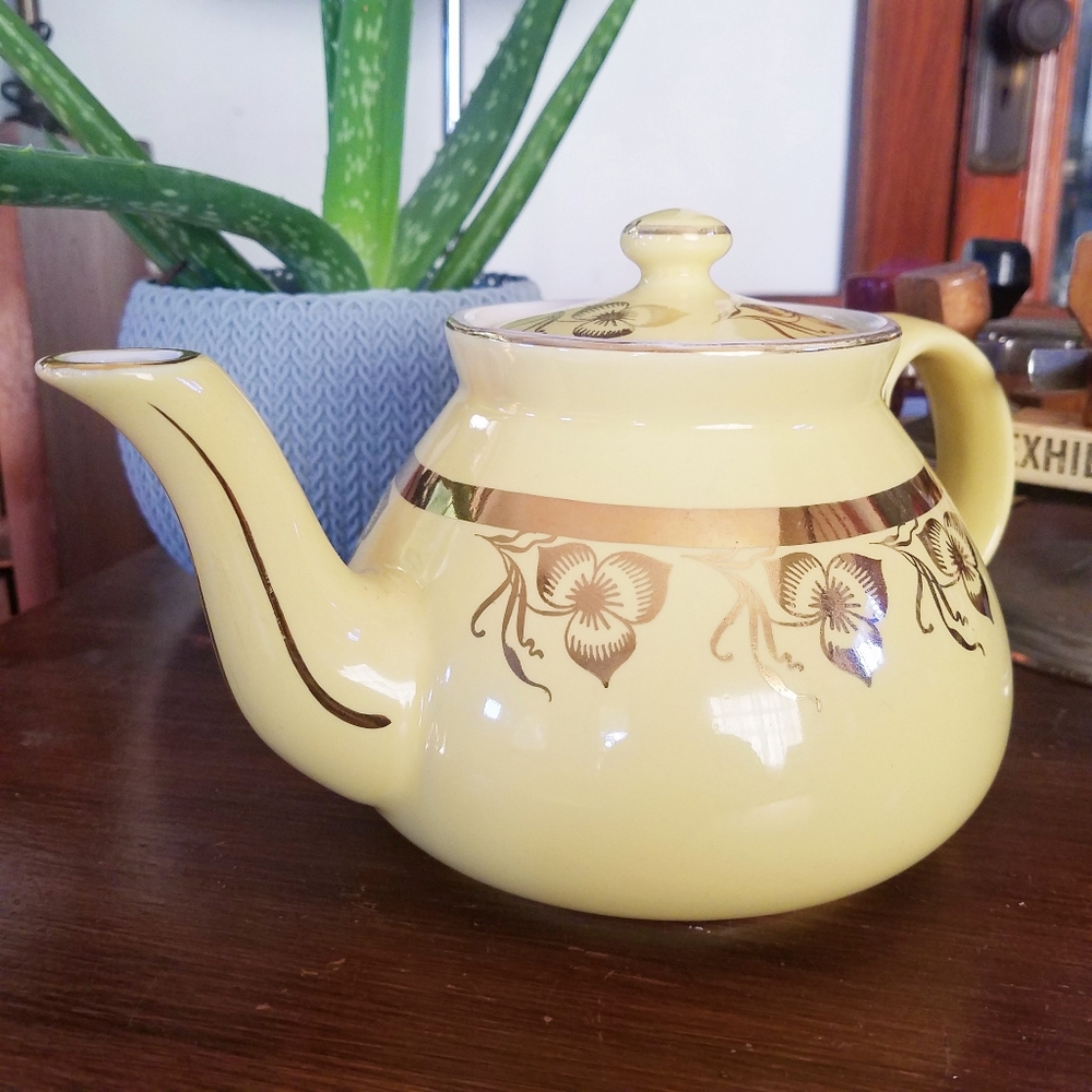 Vtg Hall pottery ceramic yellow & gold teapot